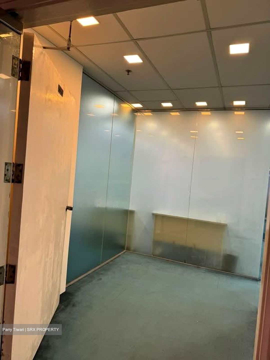International Plaza (D2), Office #570954231